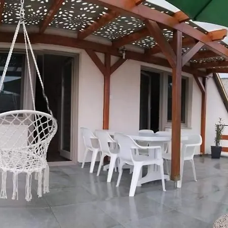 Apartman Tinka Ház *