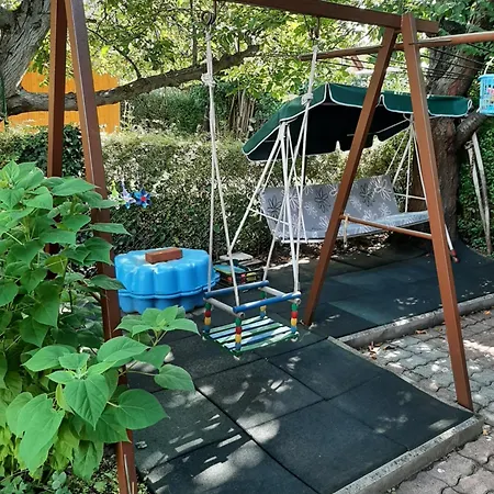 Apartman Tinka Ház *